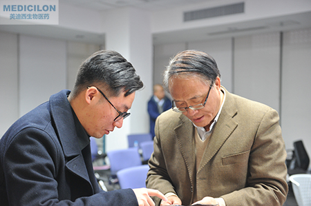 yl23455永利临床前副总裁顾性初博士为与会者答疑解惑