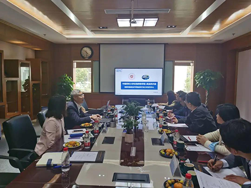 yl23455永利首席执行官陈春麟博士，，，，，商务生长部副总裁蔡金娜博士等人热情接待了金能明书记一行。。。。。