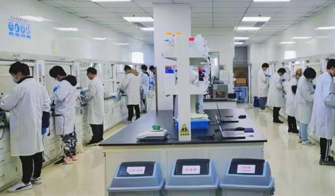 封控未曾歇工，，，，，，复工更添效能